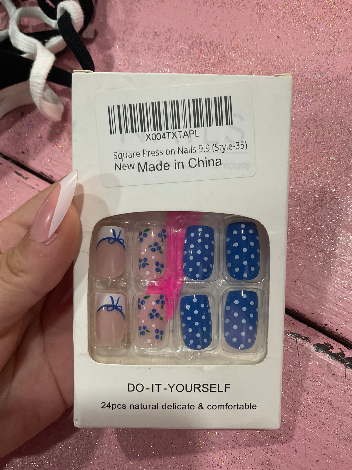 Blue Polk dot press on nails