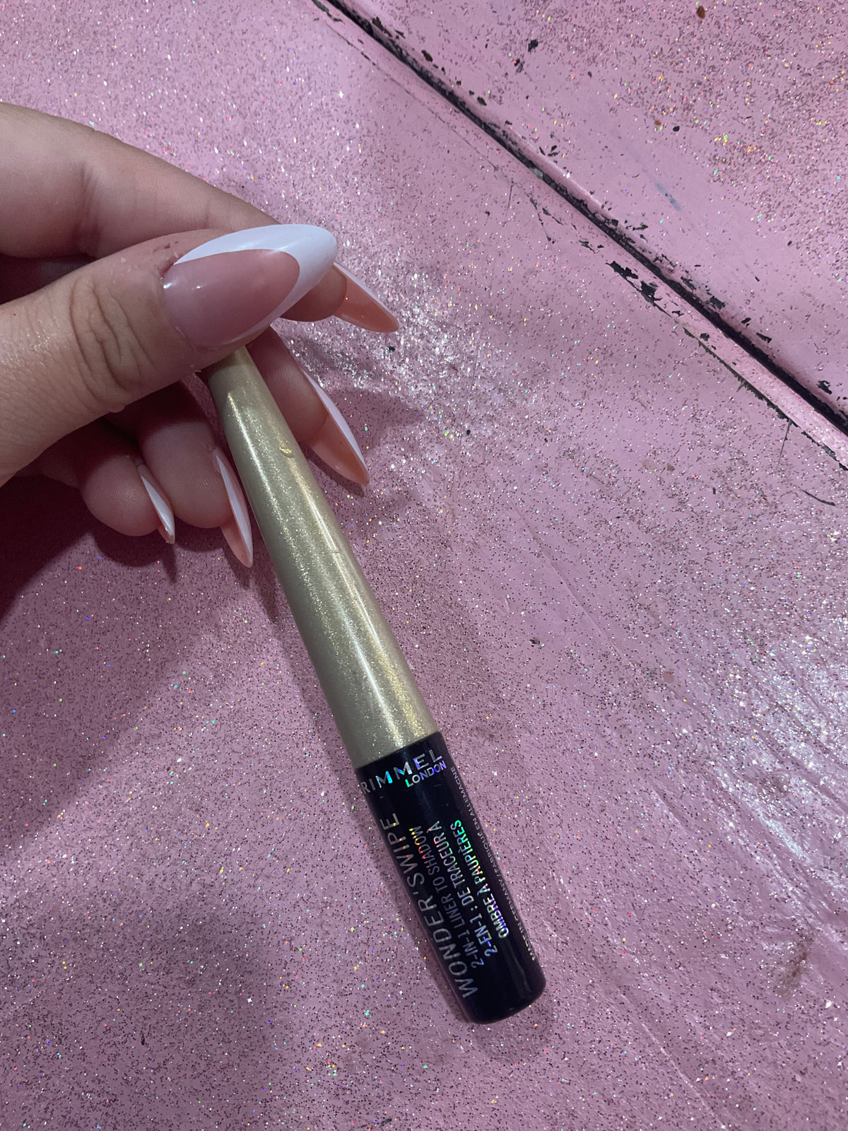 Gold glitter eyeliner