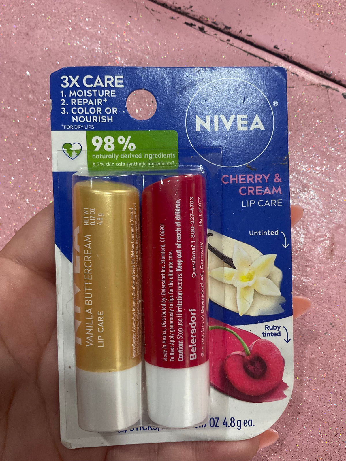 Cream and cherry lip balm set