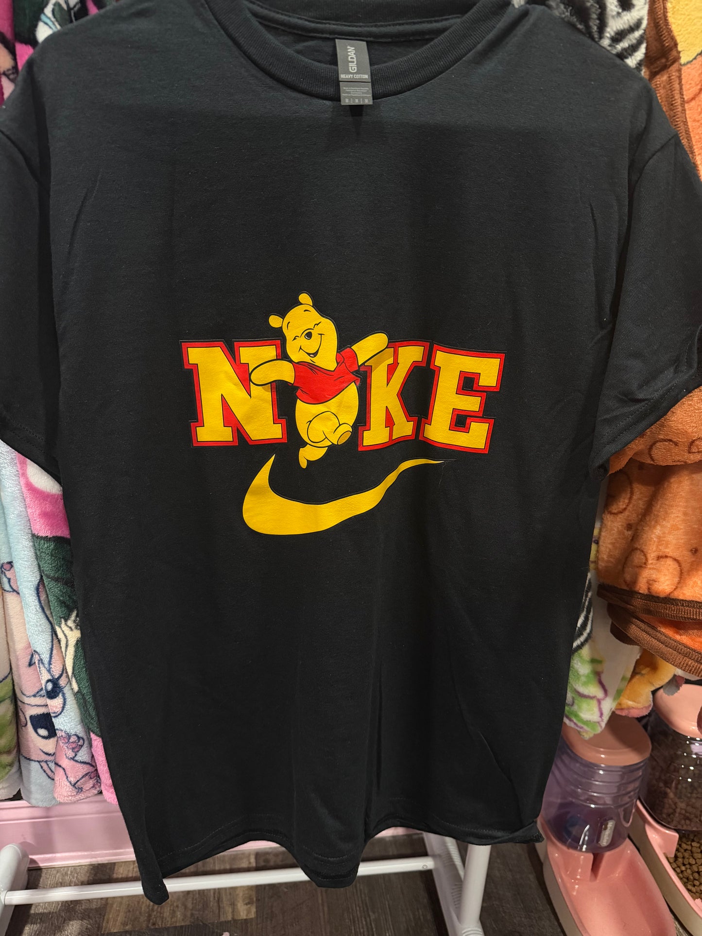 Pooh bear graphic tee (M)