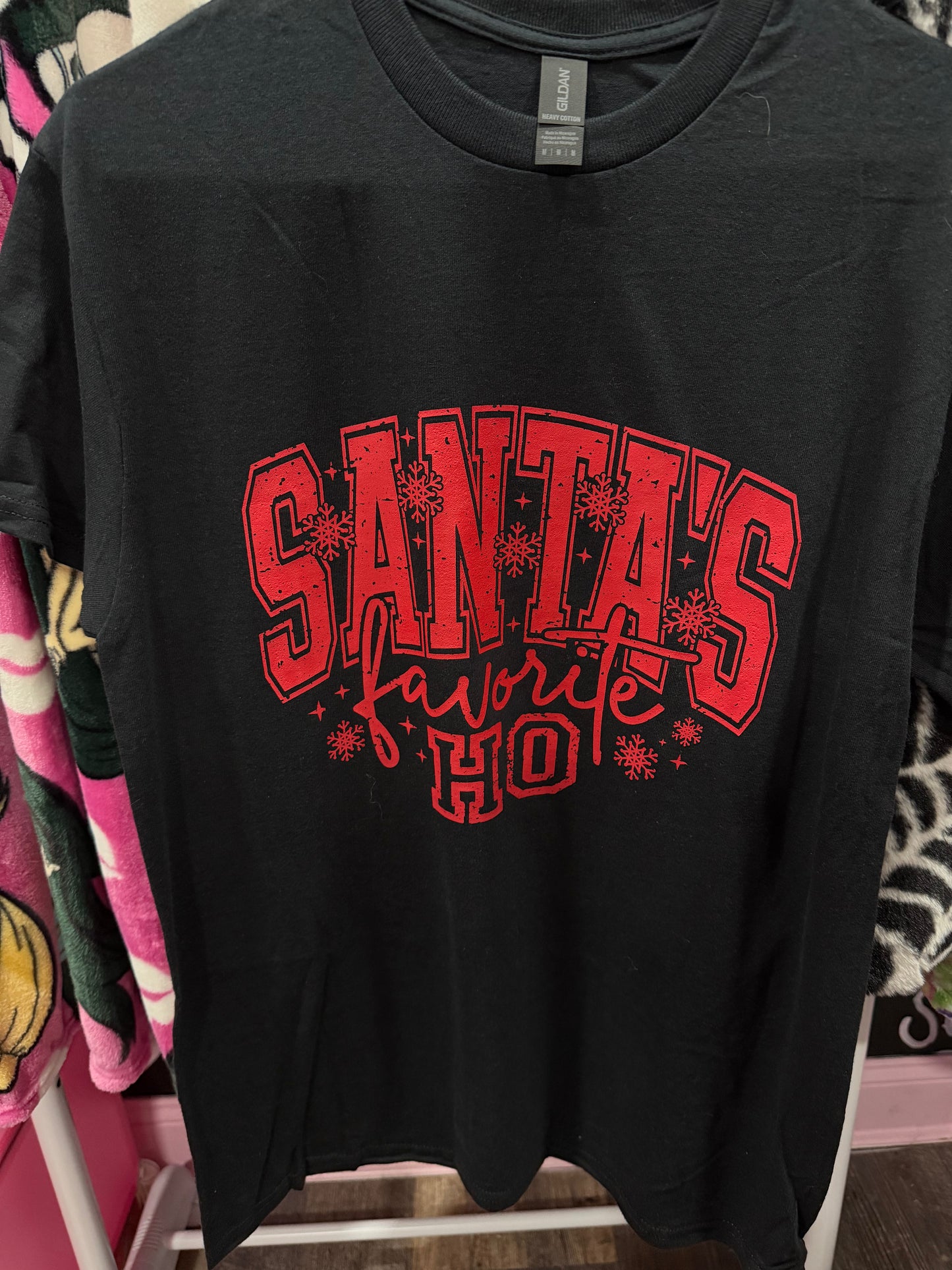 Santa’s fav ho graphic tee (M)