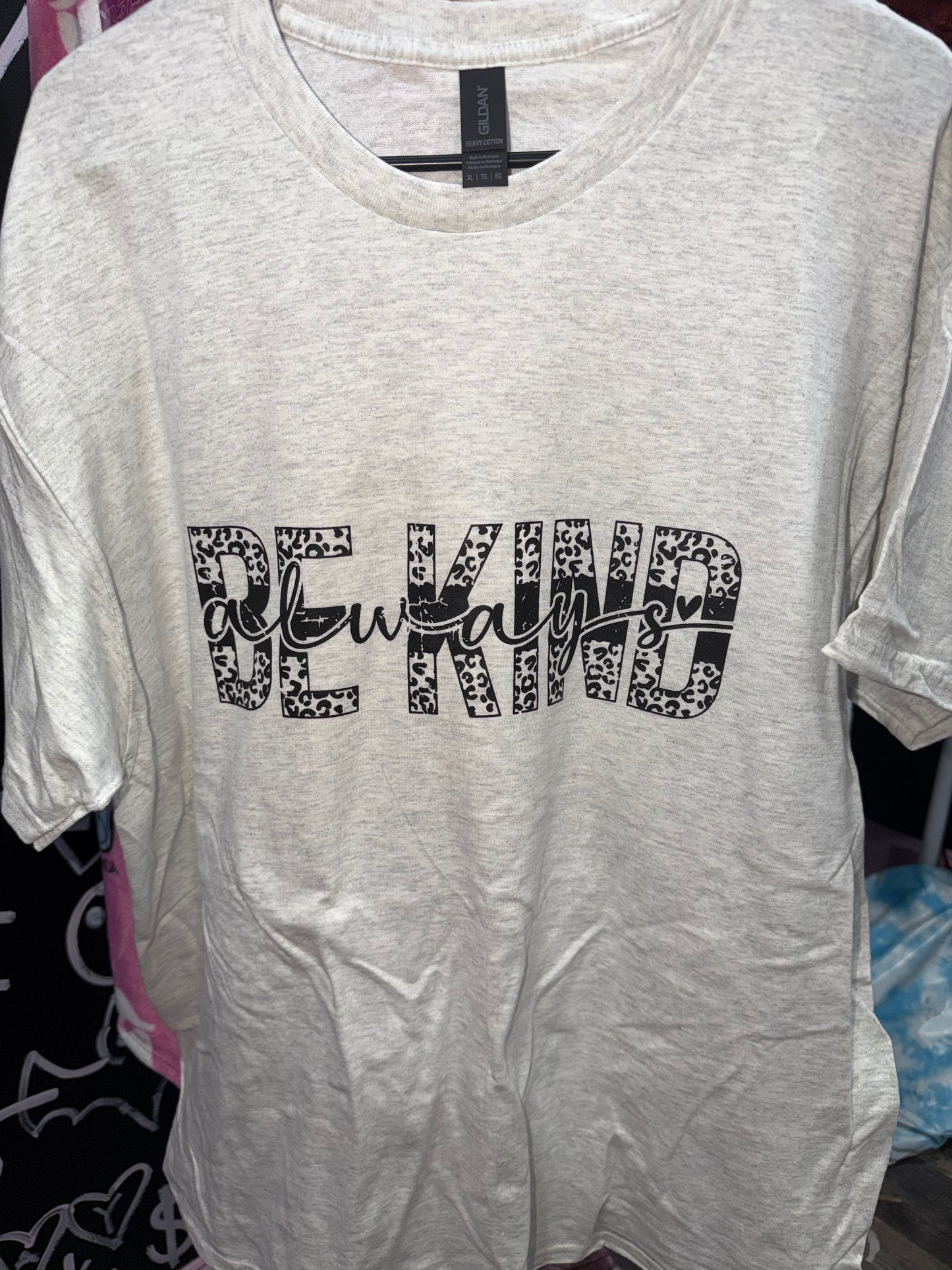 Be kind always graphic tee (XL)