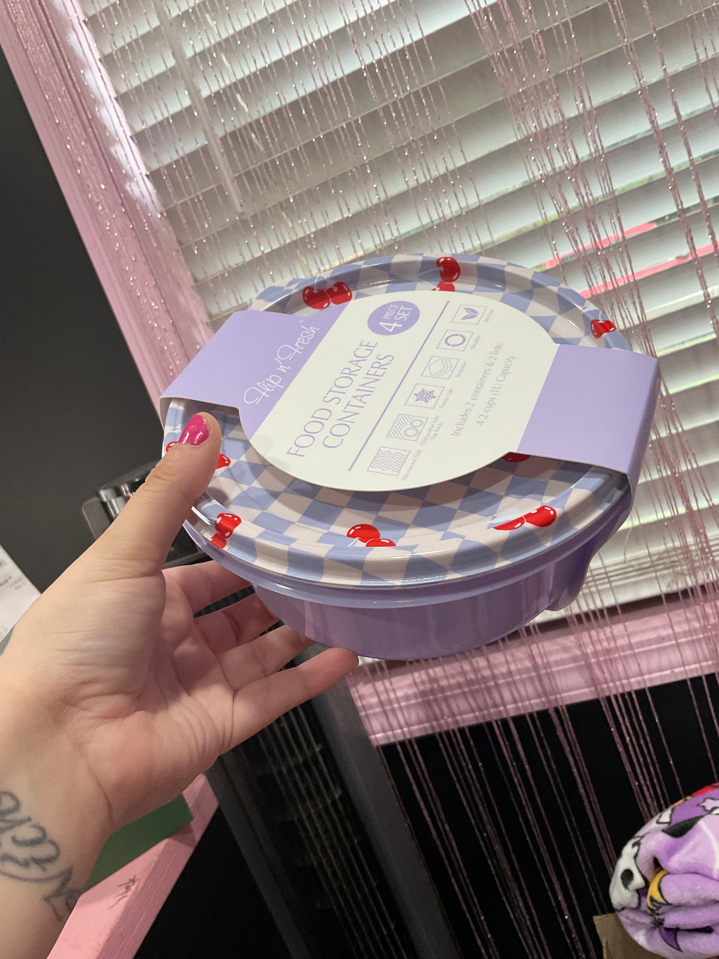 Food storage containers
