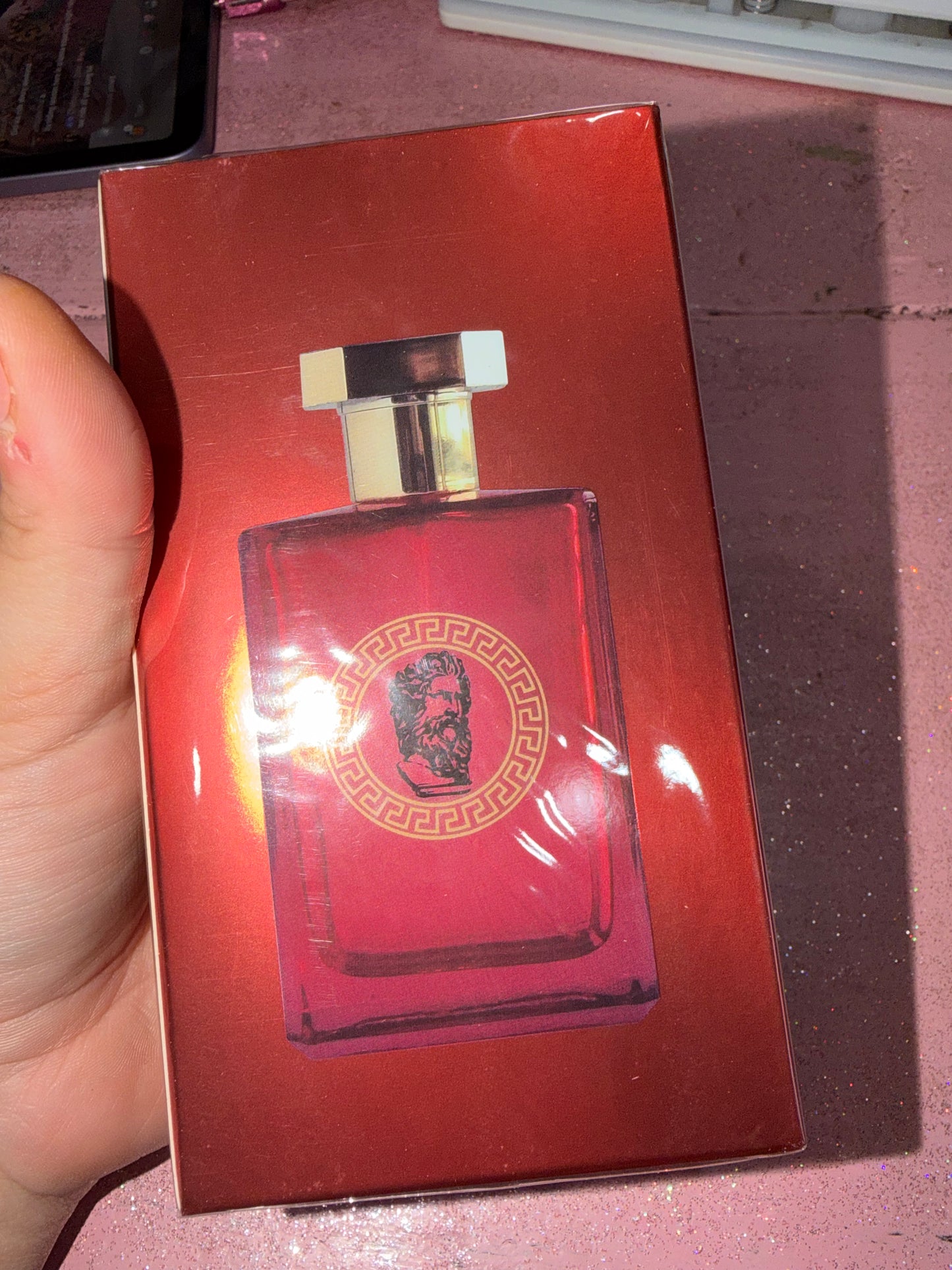 Men dupe Versace cologne
