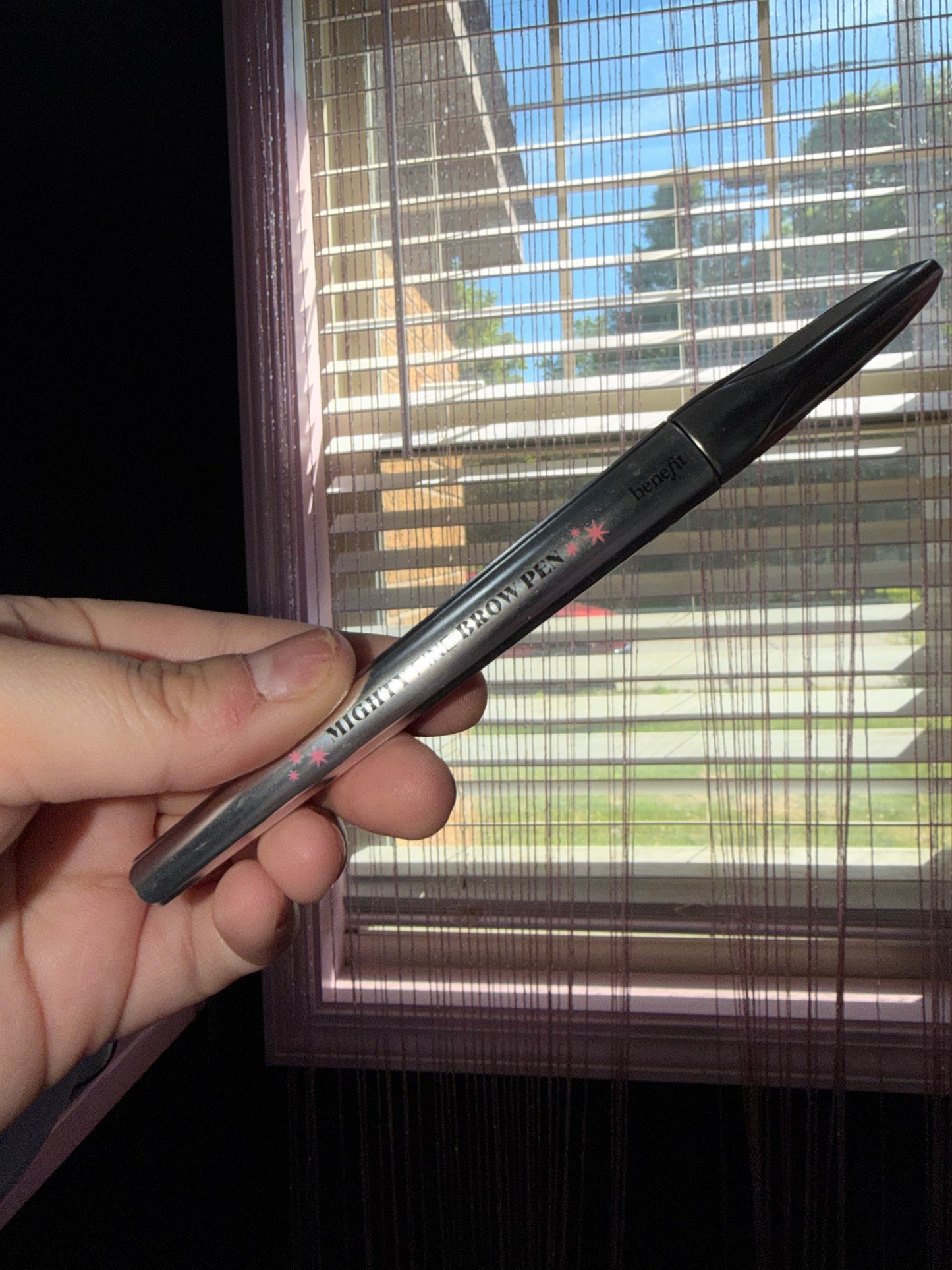 Benefit mighty fine brow pen shade warm light brown