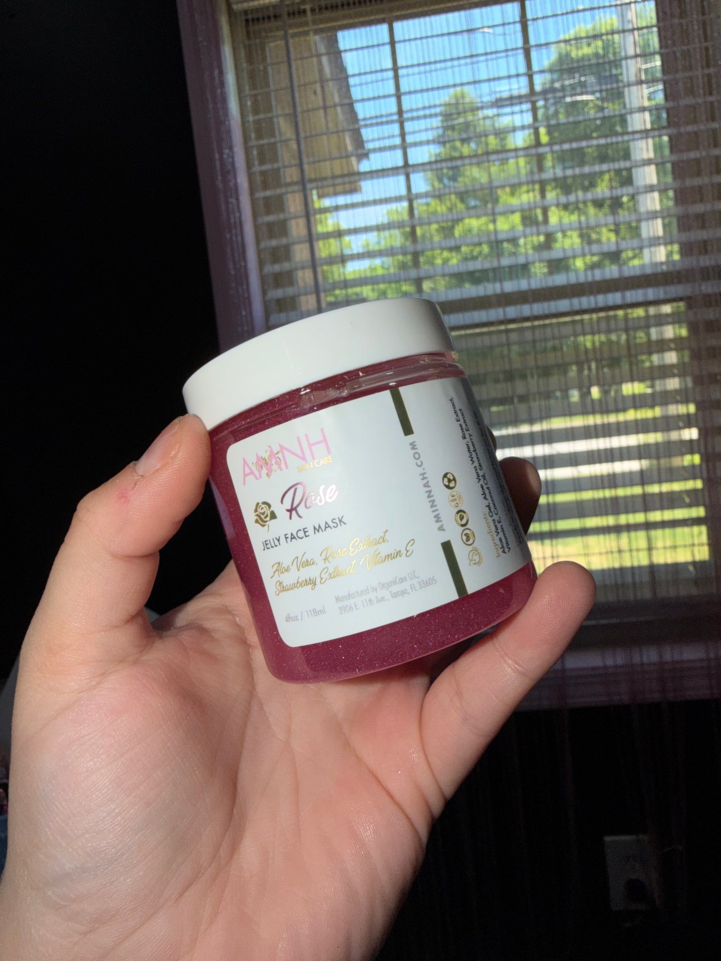 Rose jelly face mask