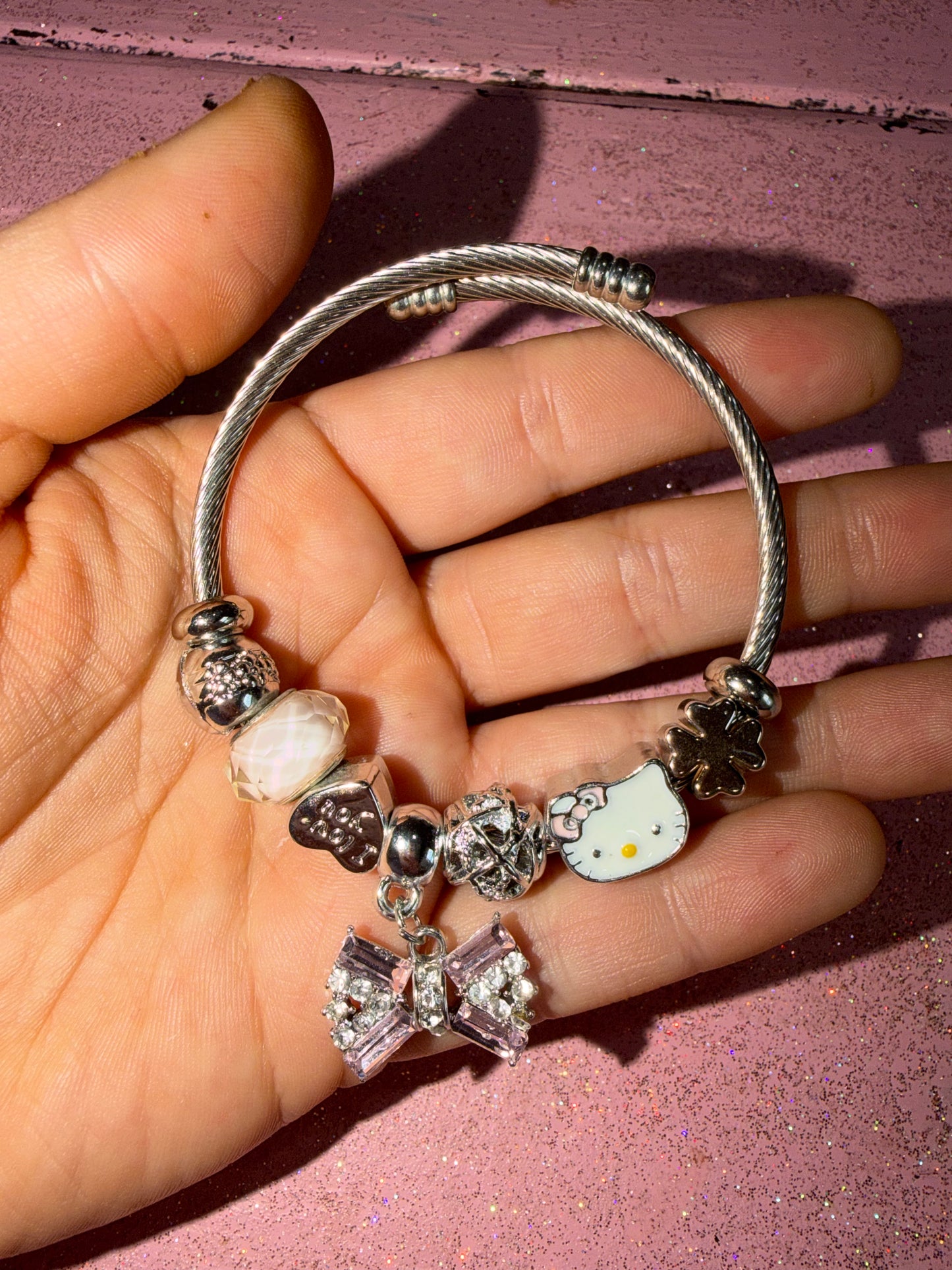 Hello kitty pink bow charm bracelet