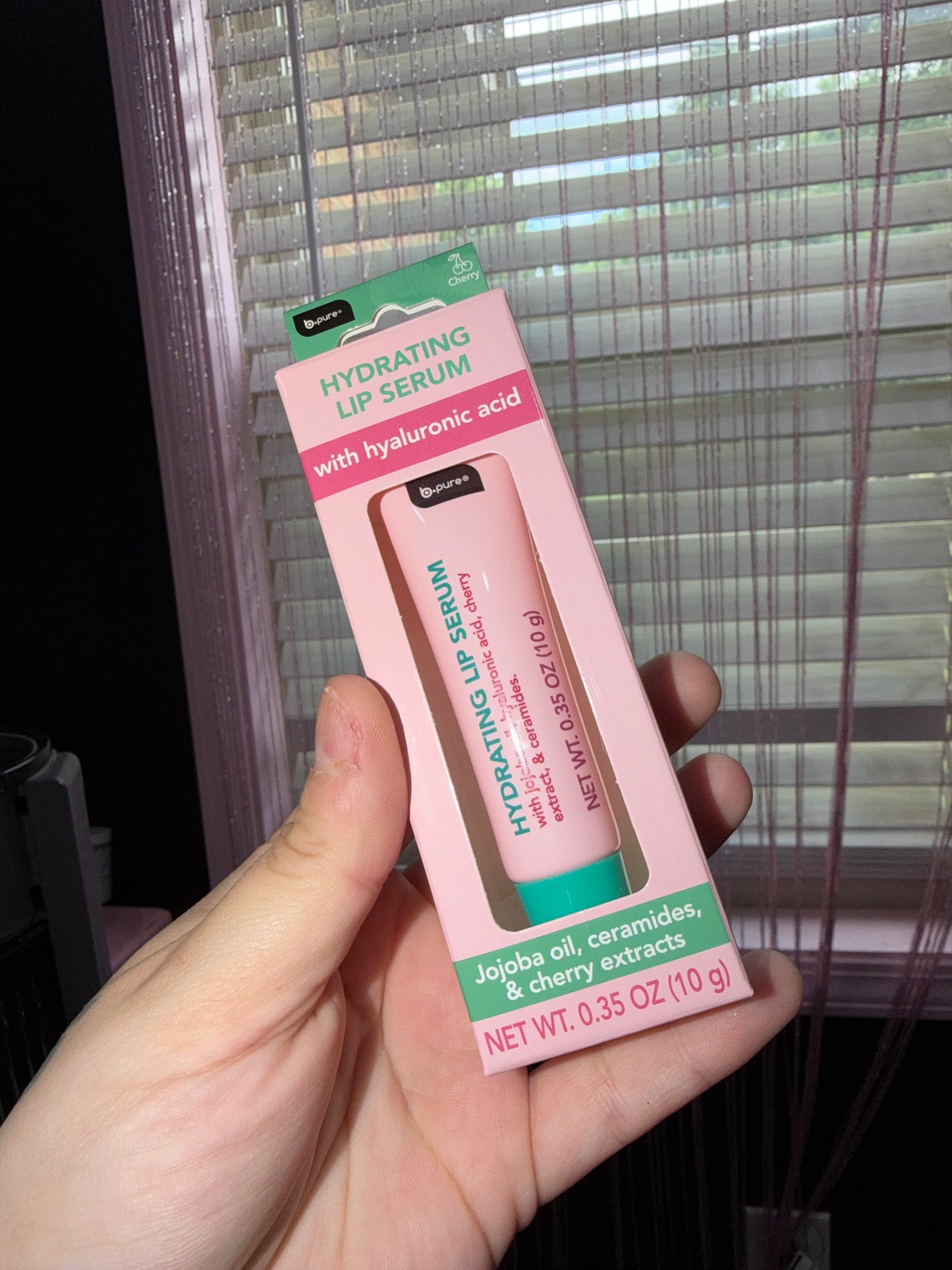 Lip serum