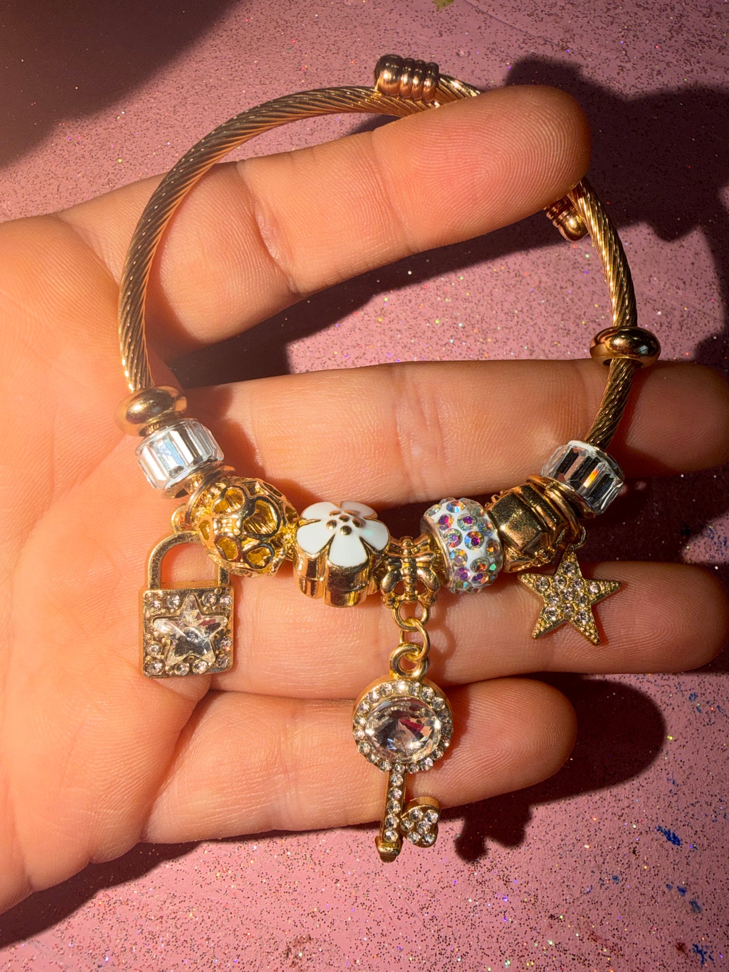 Dainty key charm bracelet