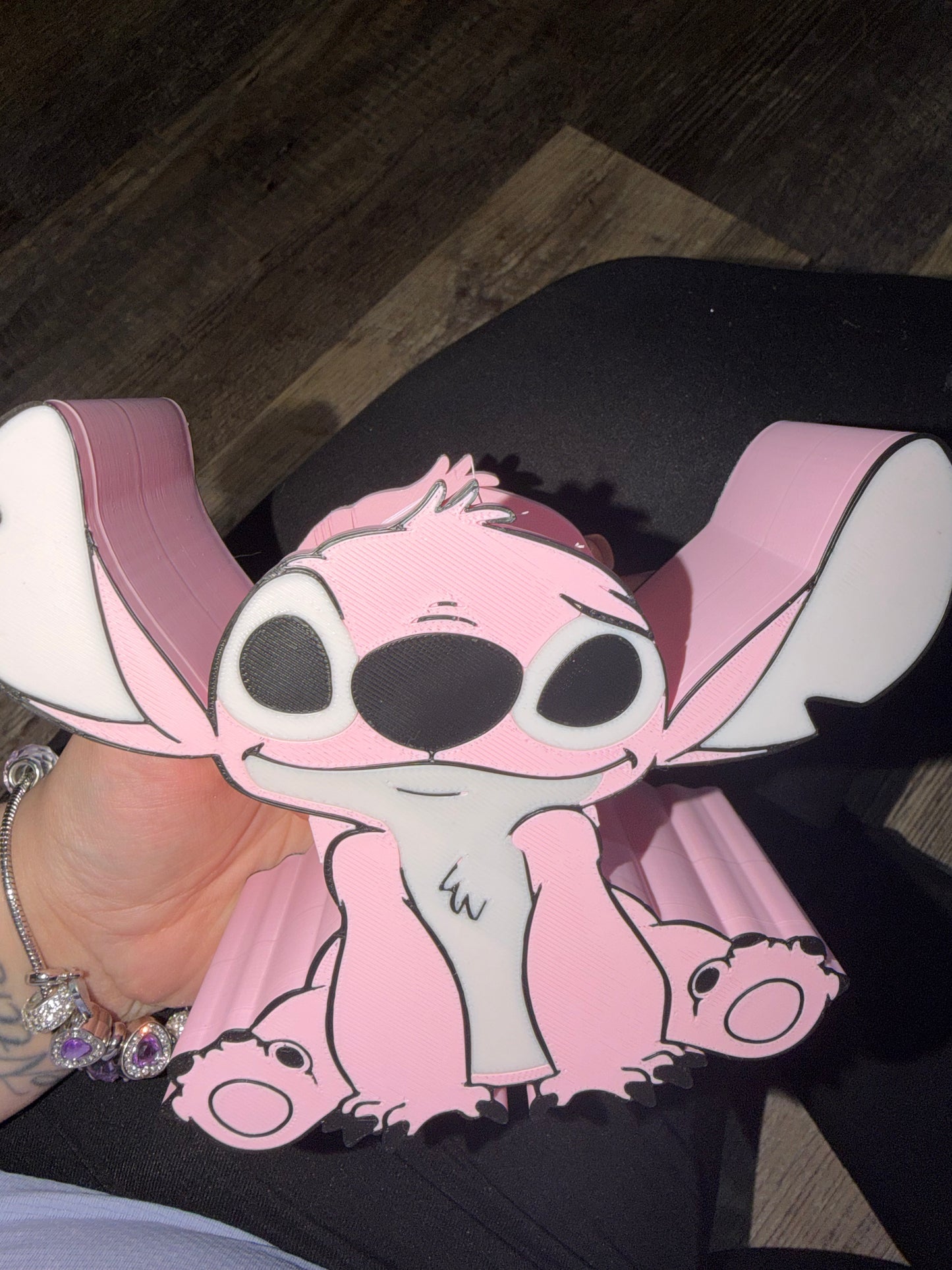 Stitch pen holder