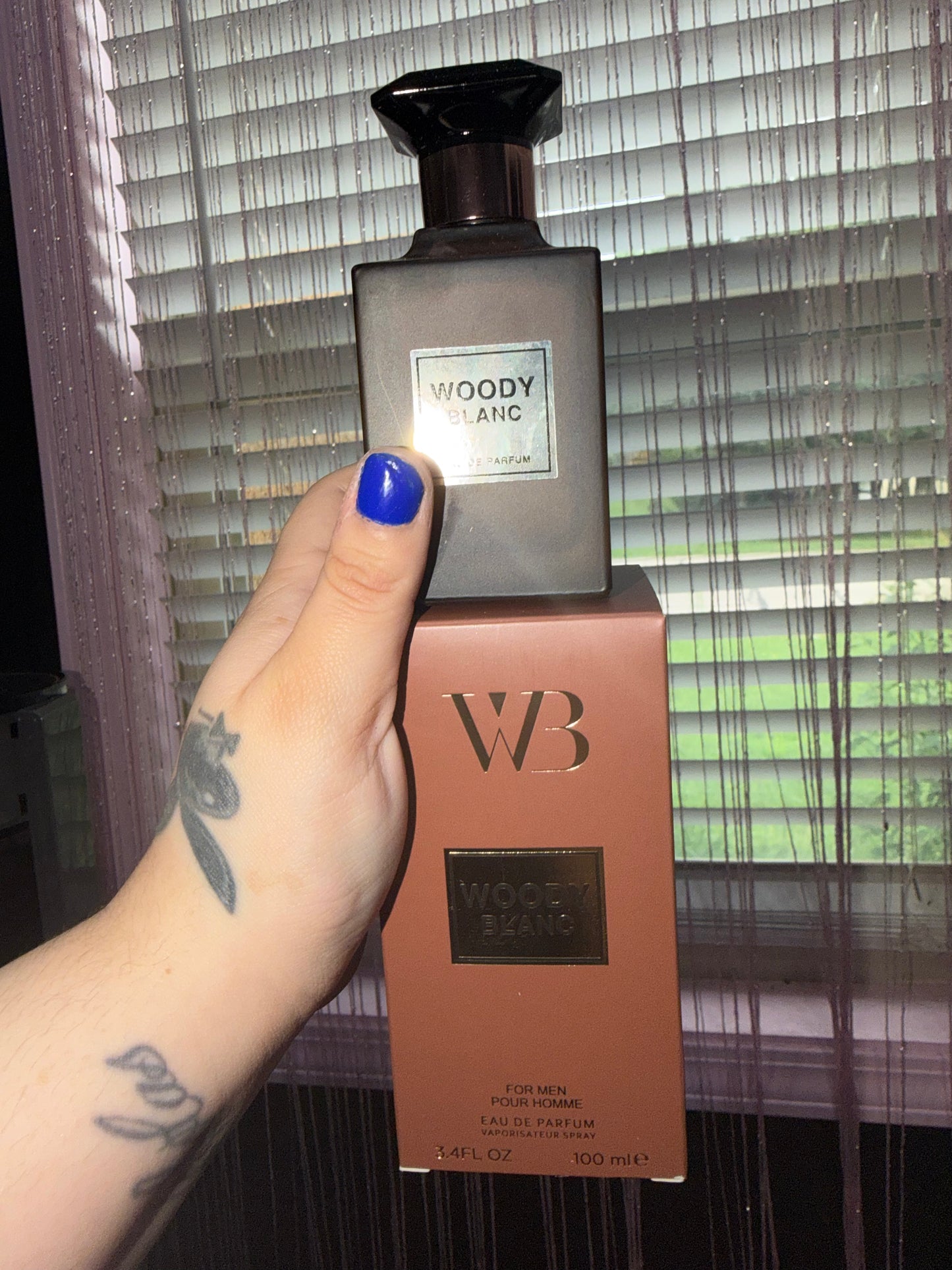 Woody blanc cologne