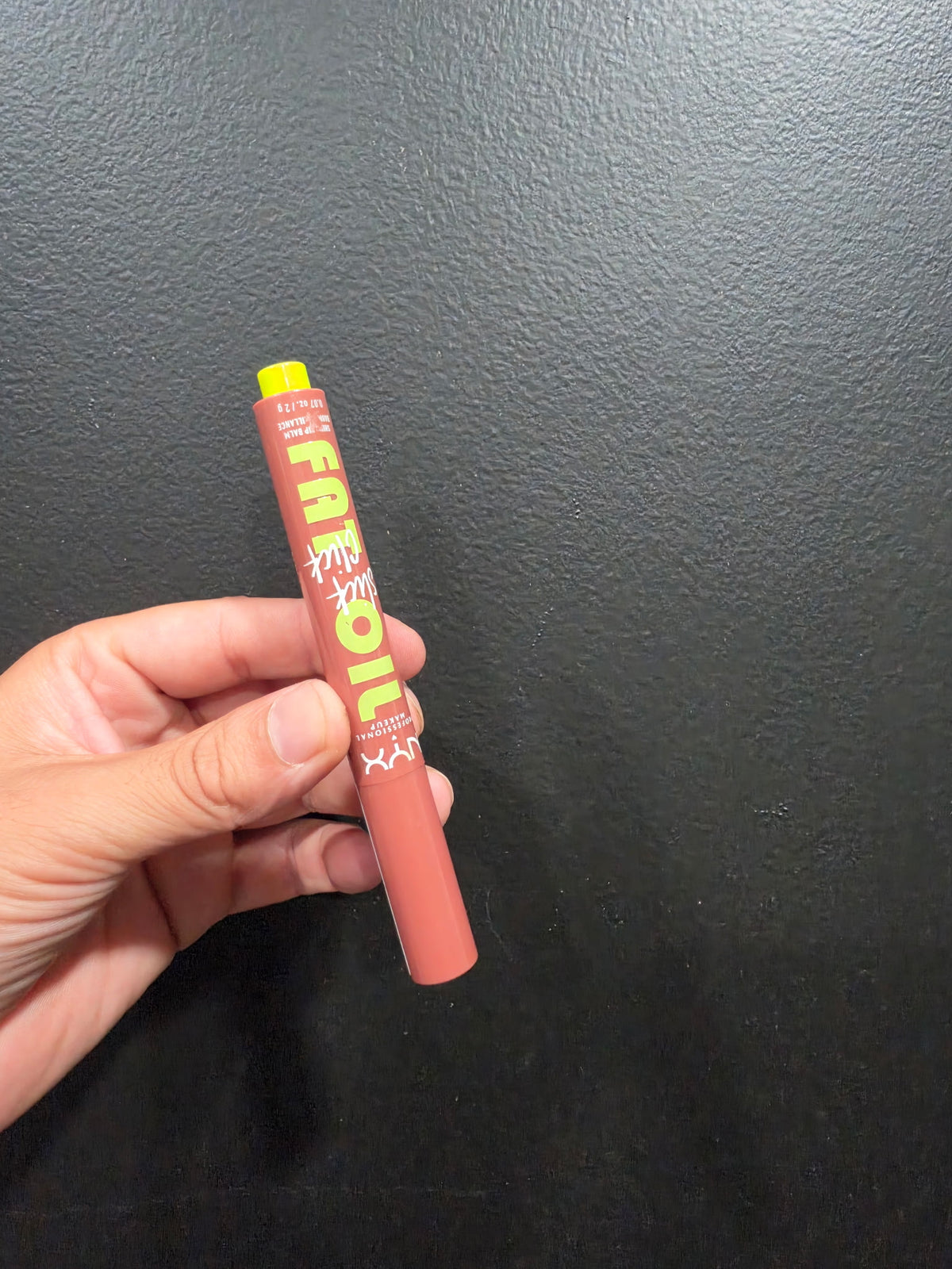 Group chat lip oil