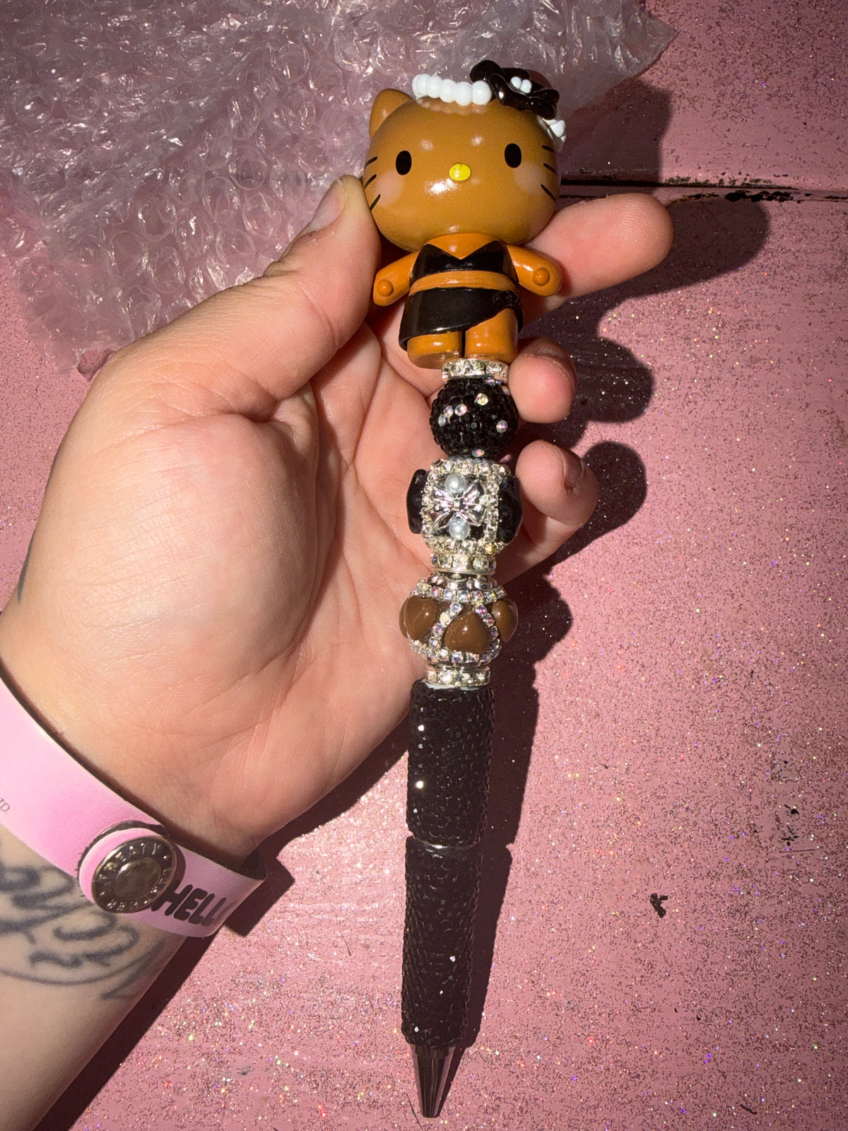 Brown hello kitty pen