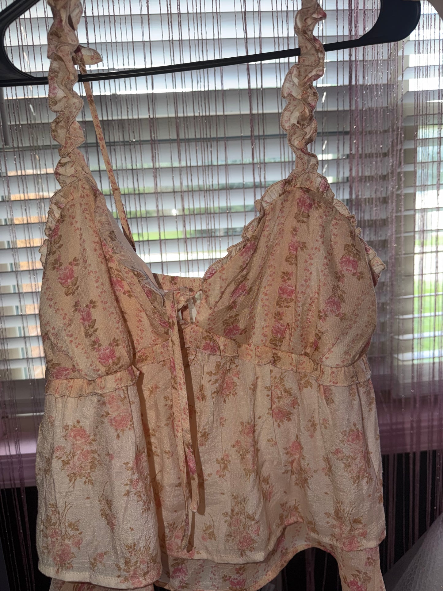 Peach floral tank (XL)