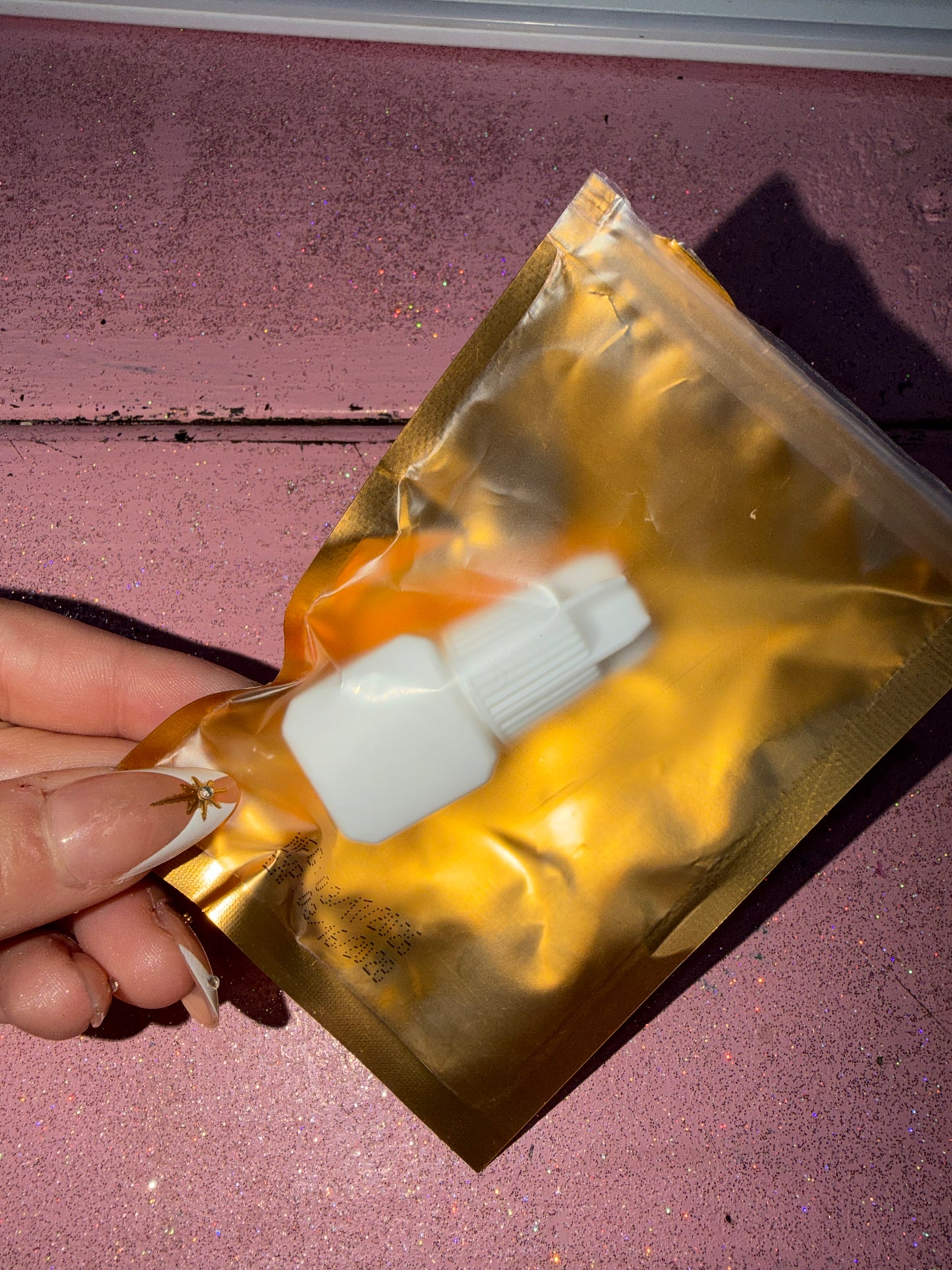 Eyelash cluster glue