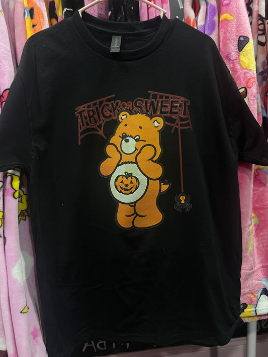 Care bear Halloween graphic tee (L)
