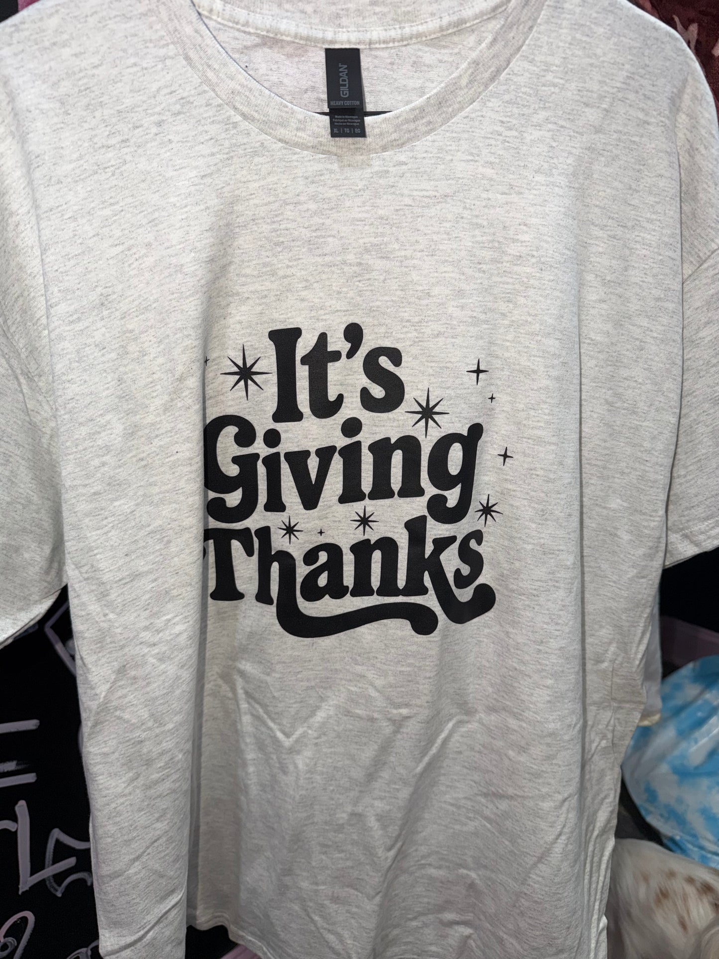 It’s giving thanks graphic tee (XL)