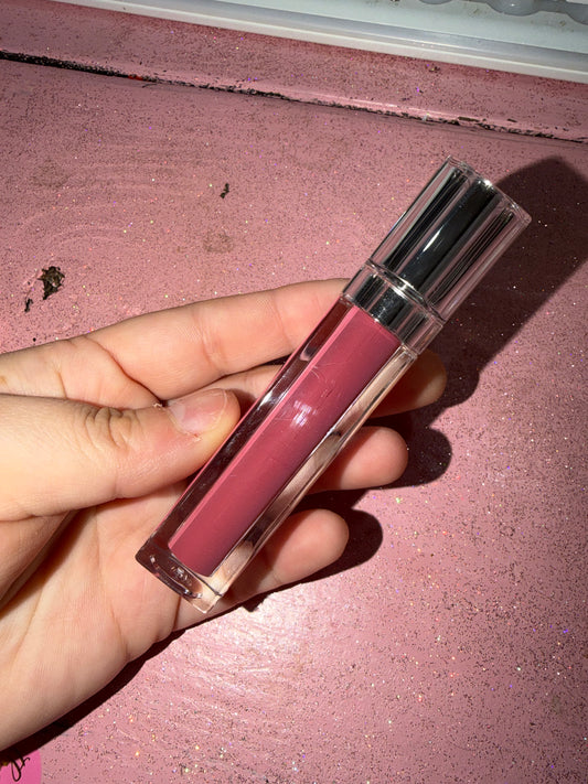Brownish pink liquid lipstick