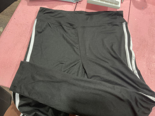 Black and white leggings (L) run like a medium