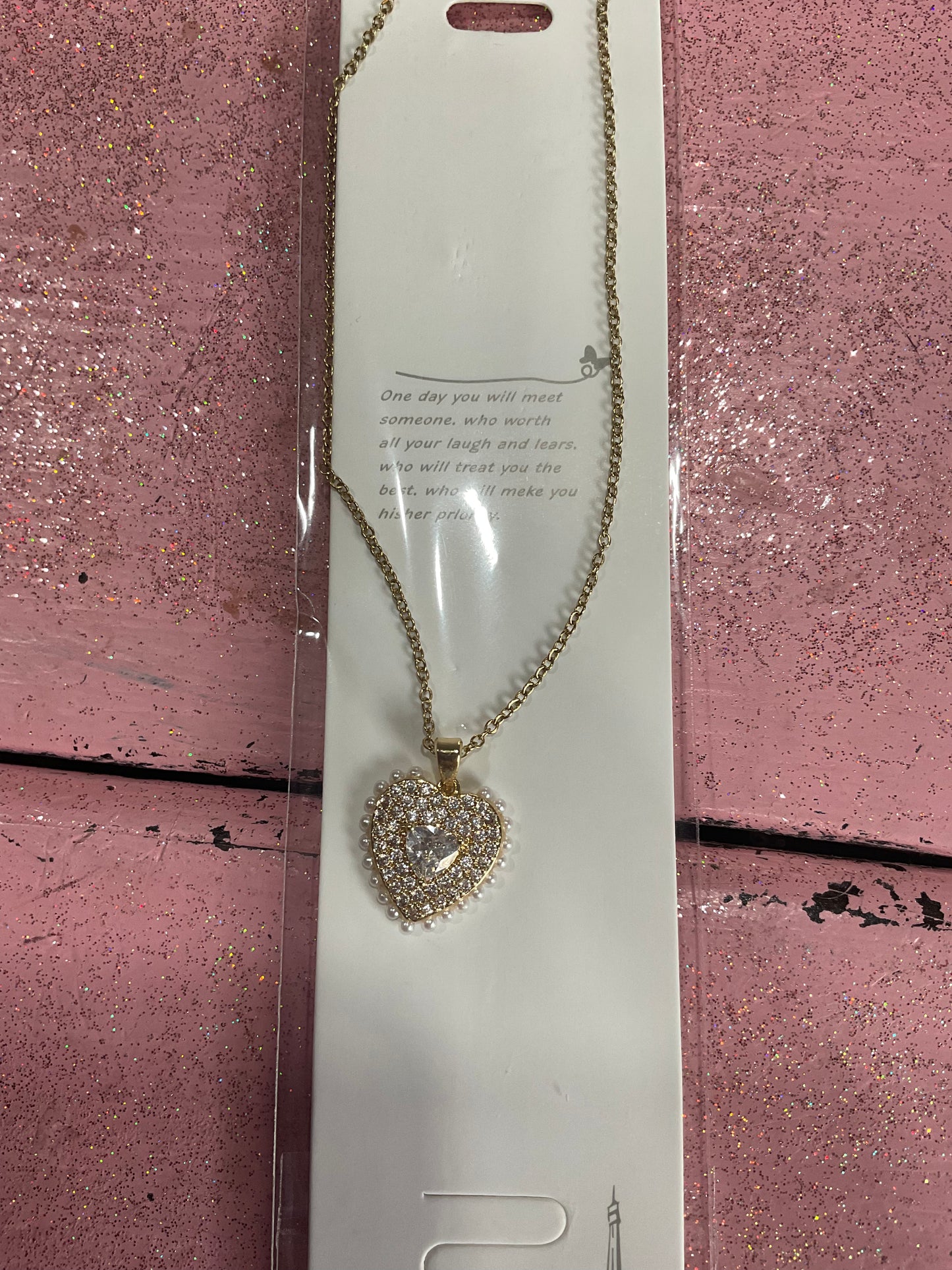 Heart necklace with pearls