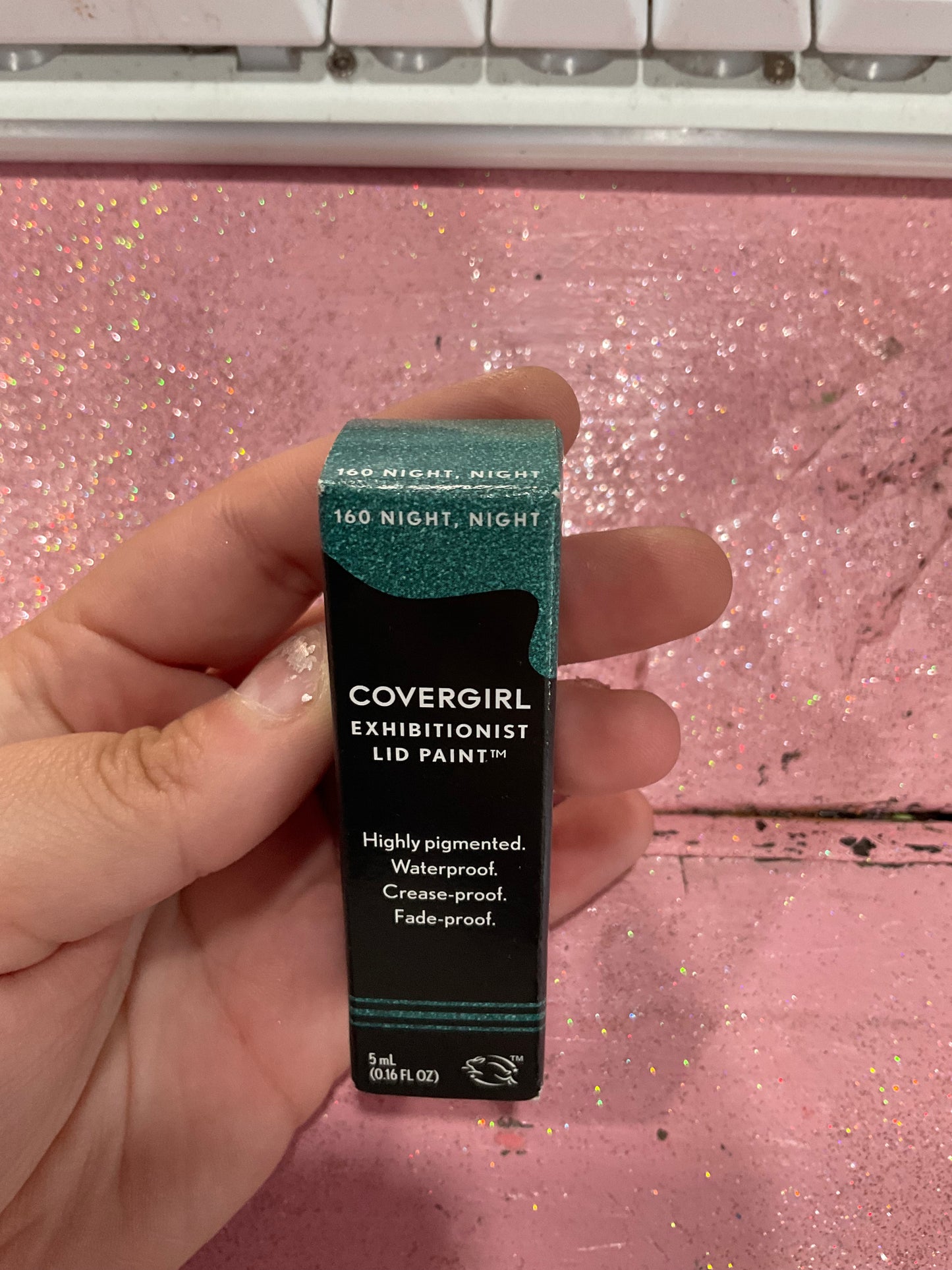 Glitter blue lid paint