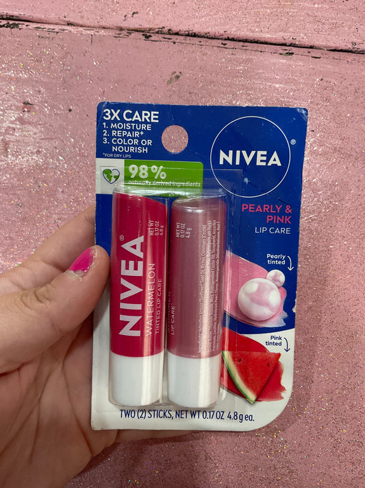 2 piece pink lip balms
