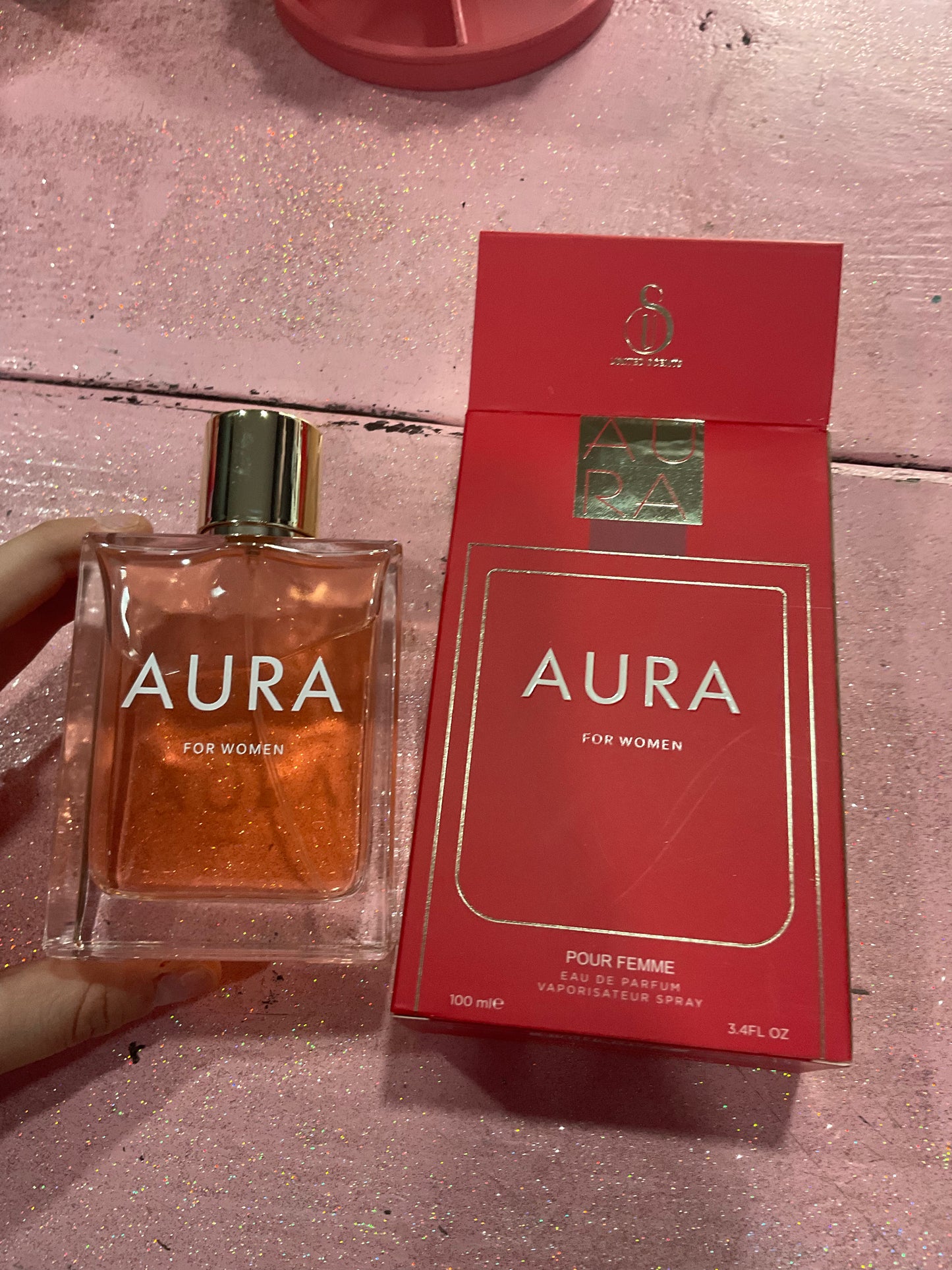 Aura perfume
