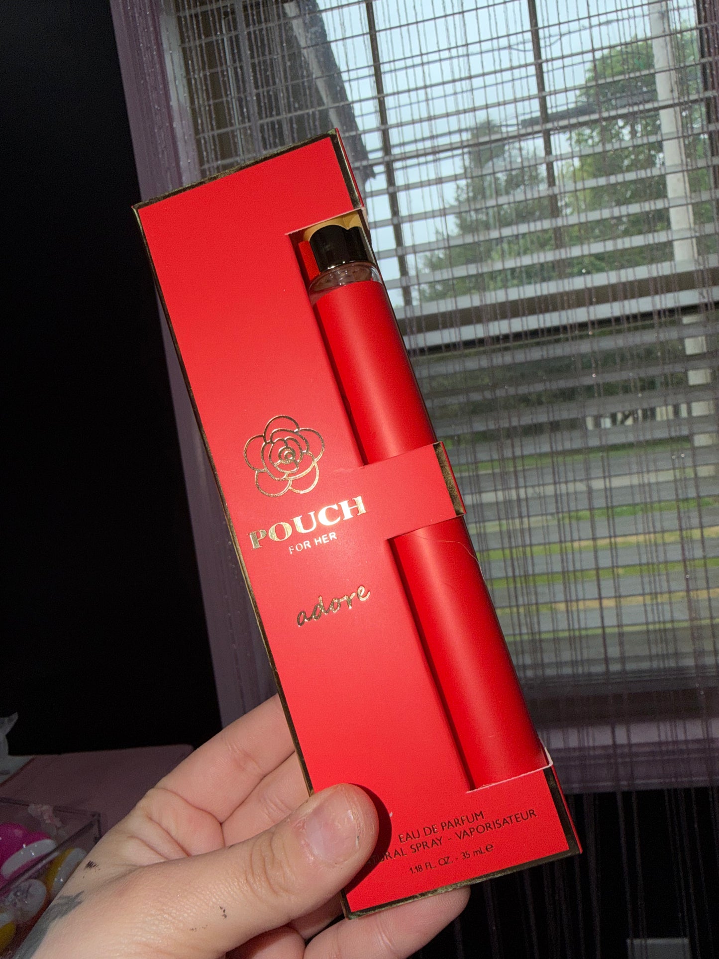 Pouch perfume. Notes Orange , pear and grapefruit