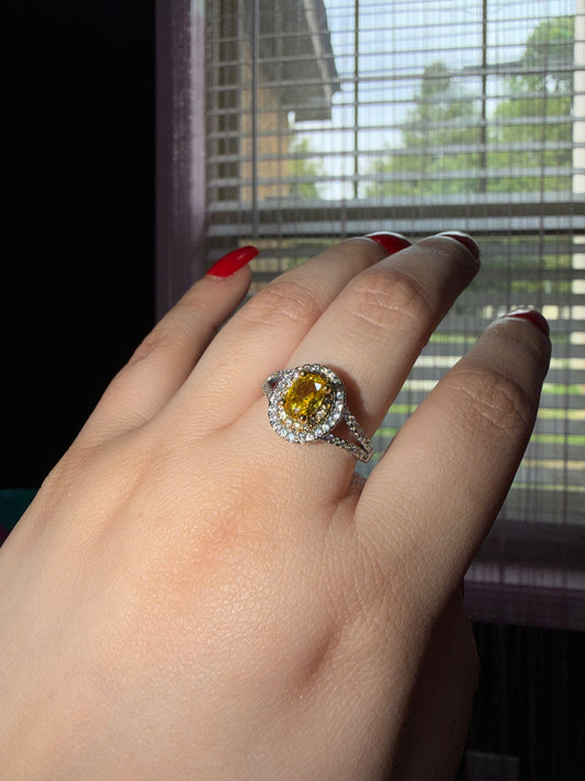 Yellow pendant ring