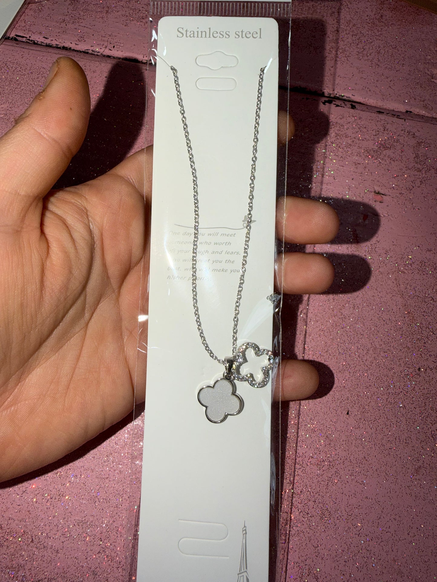 Silver clover necklace