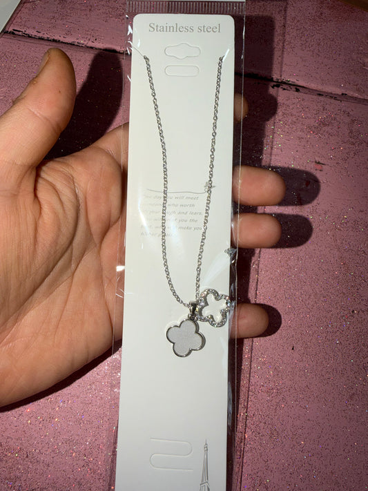 Silver clover necklace