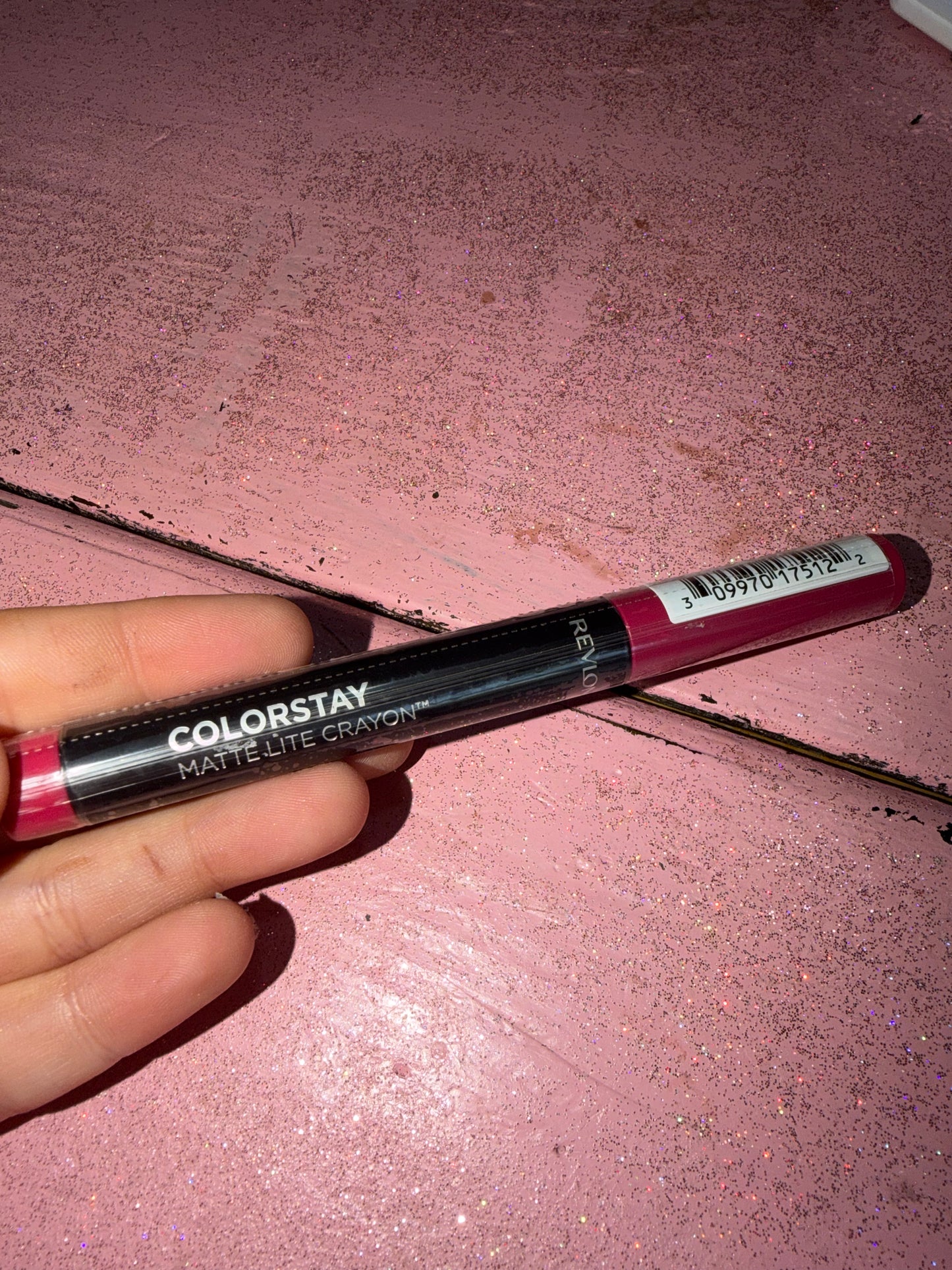 Color stay matte crayon shade “life off”