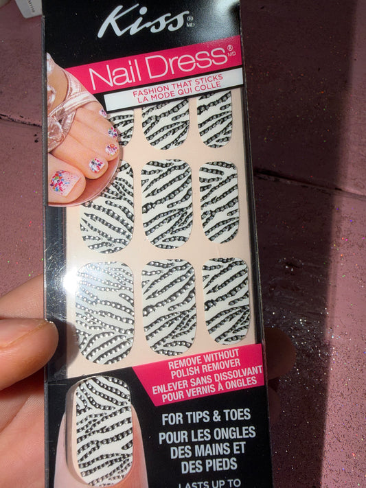 Nail dress zebra style with rhinestones