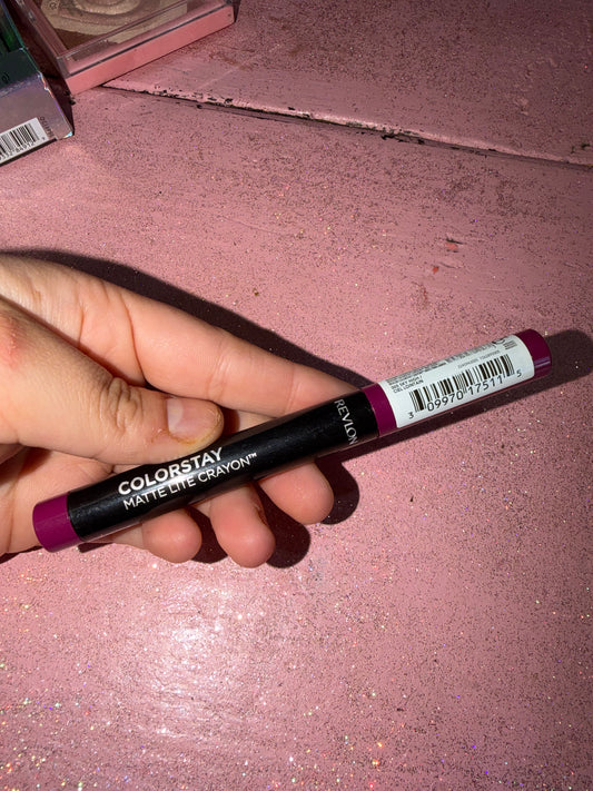 Color stay crayon shade  “sky high”