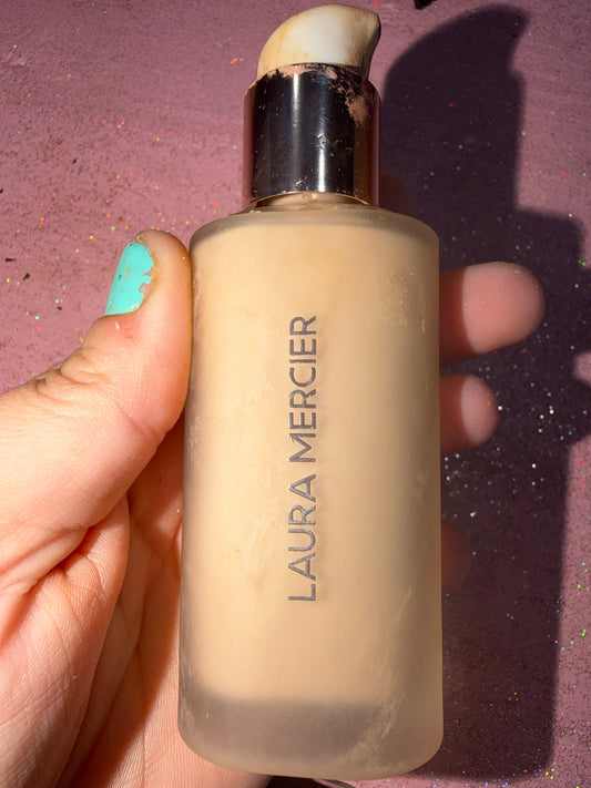 Laura mercier fpyndauoon shade “chiffon”
