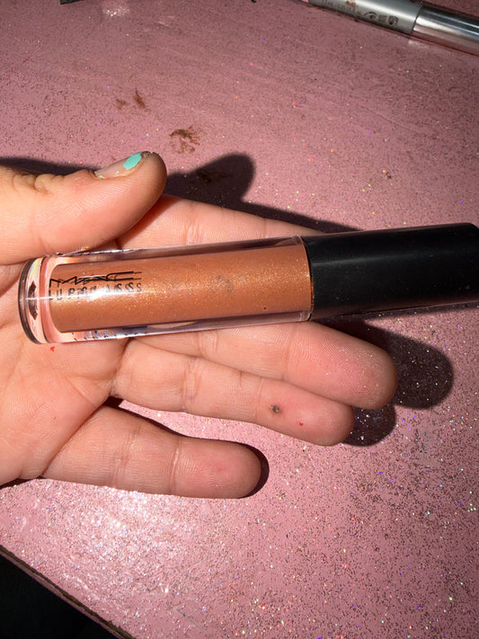Mac lip glass shade “beaux”
