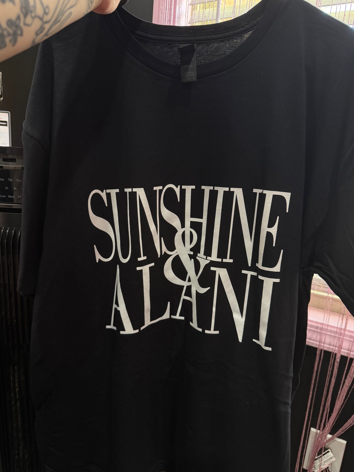 Sunshine and Alani tee (Xl)