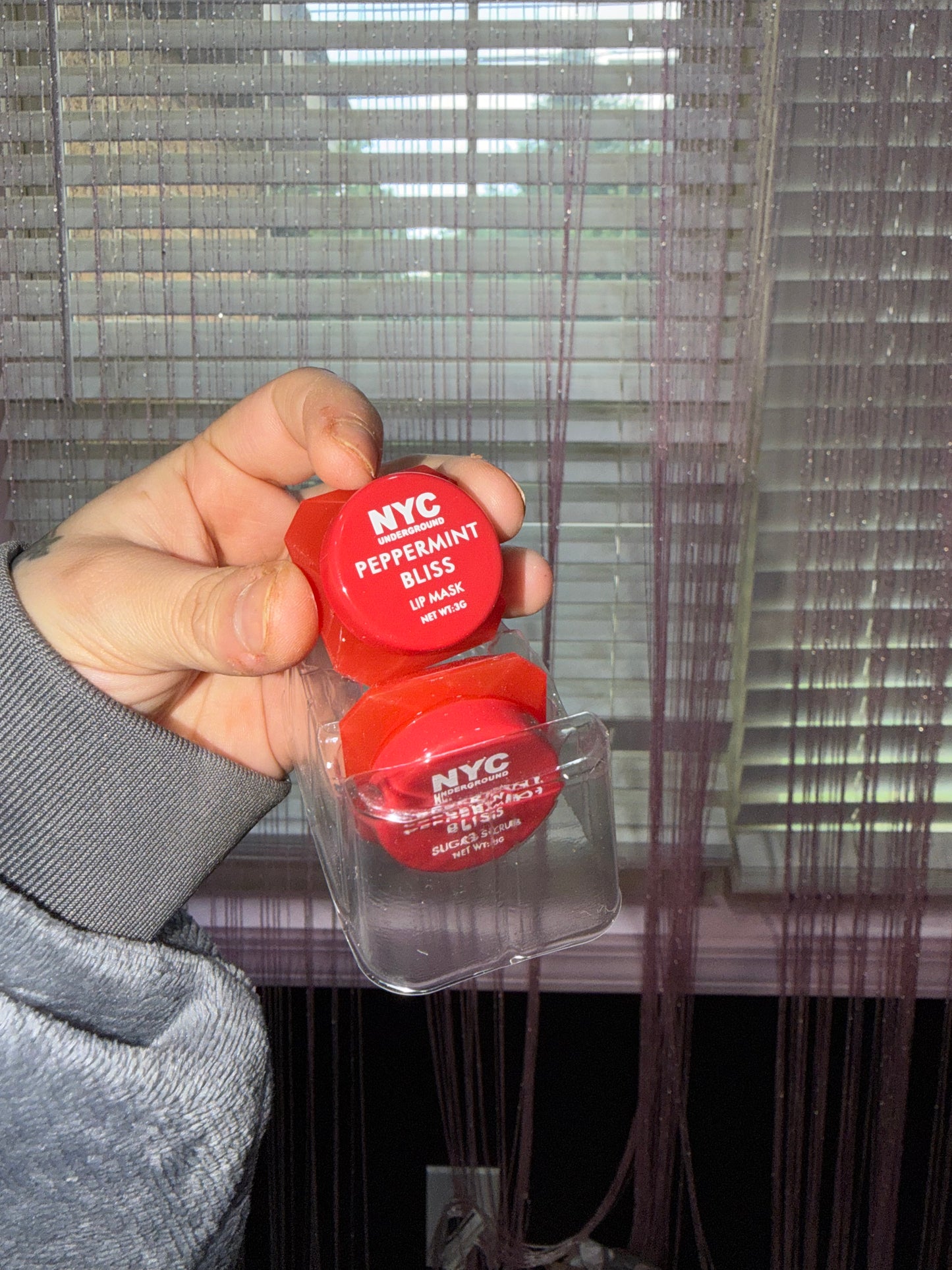 Lip mask and lip scrub travel