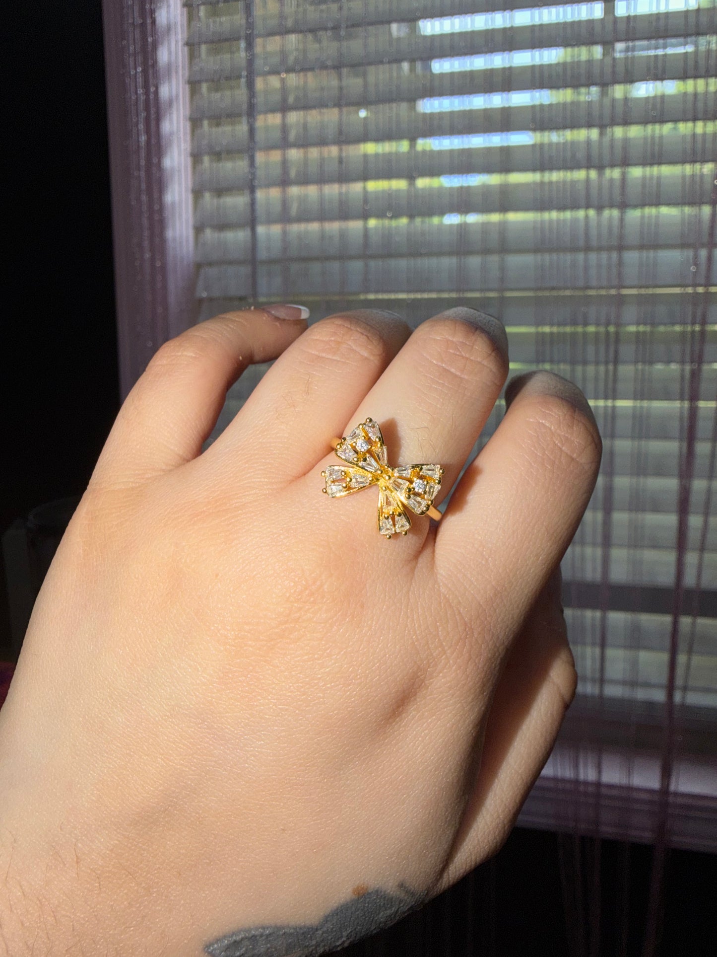Adjustable bow ring