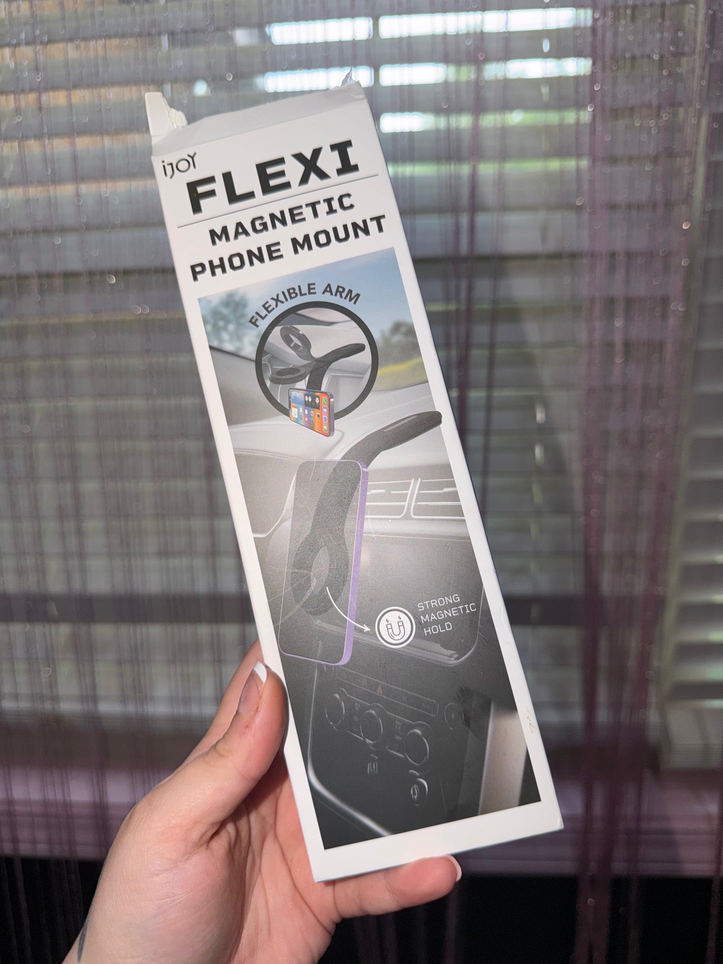 Flexi magnetic phone mount