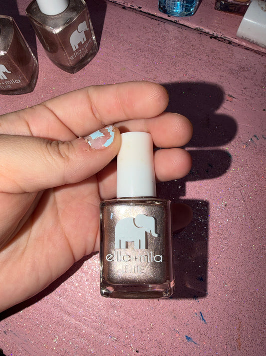 Shimmer rose gold polish