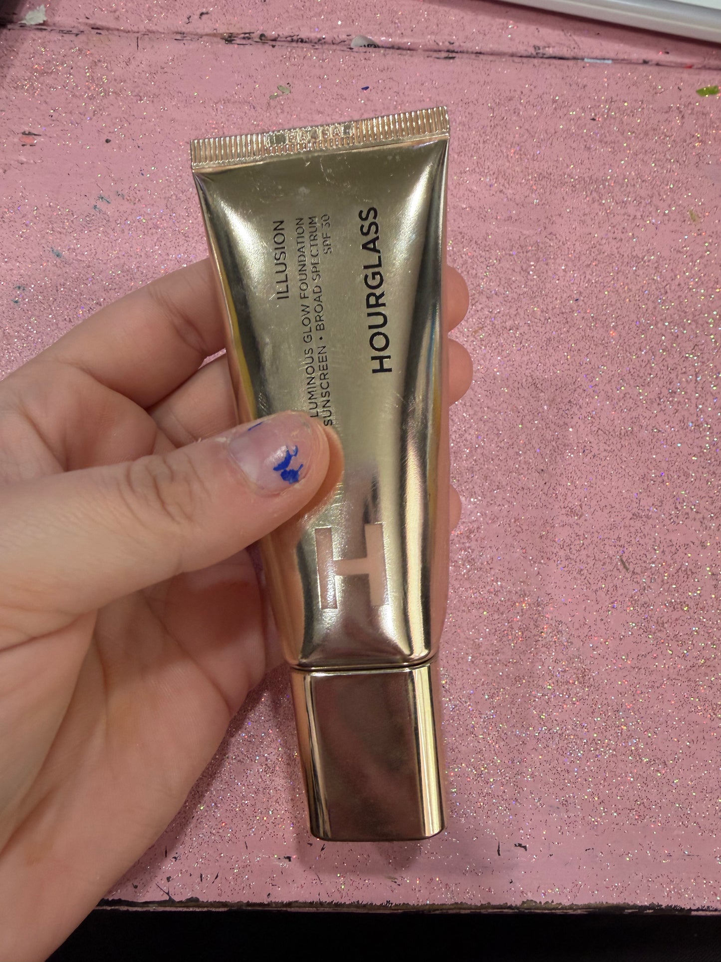 Hourglass foundation shade 3
