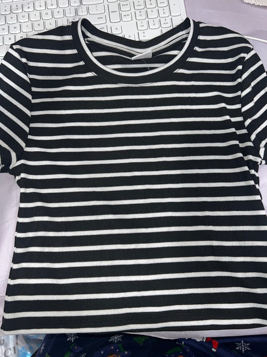 Black and white stripped crop top (m)