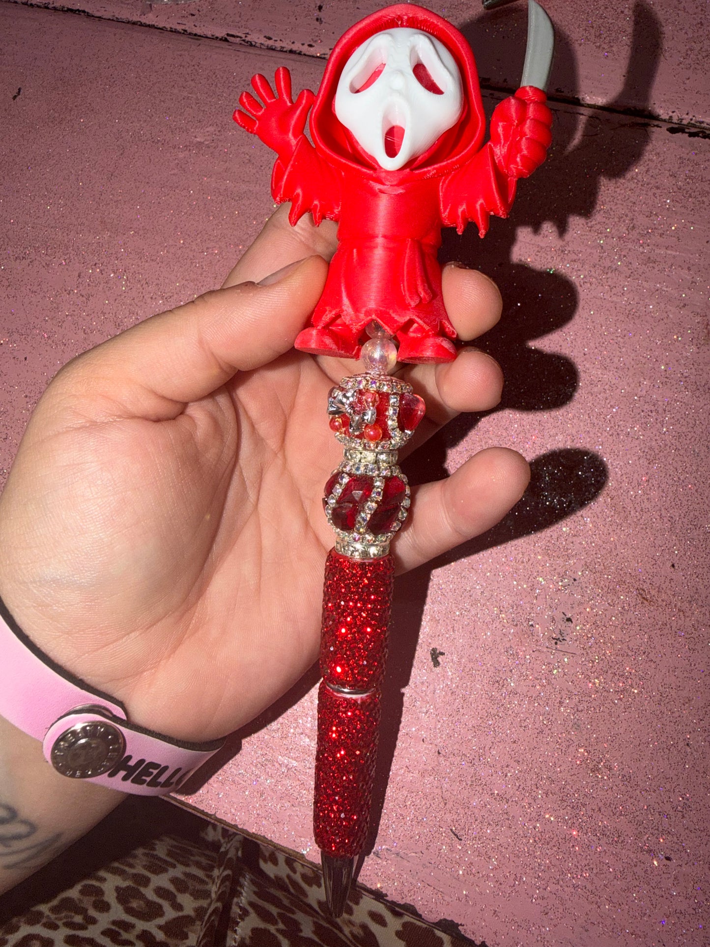 Red scream pen