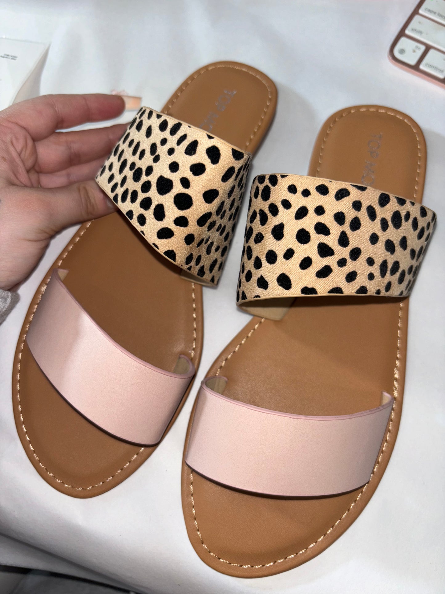 CHEETAH SANDALS SIZE 7