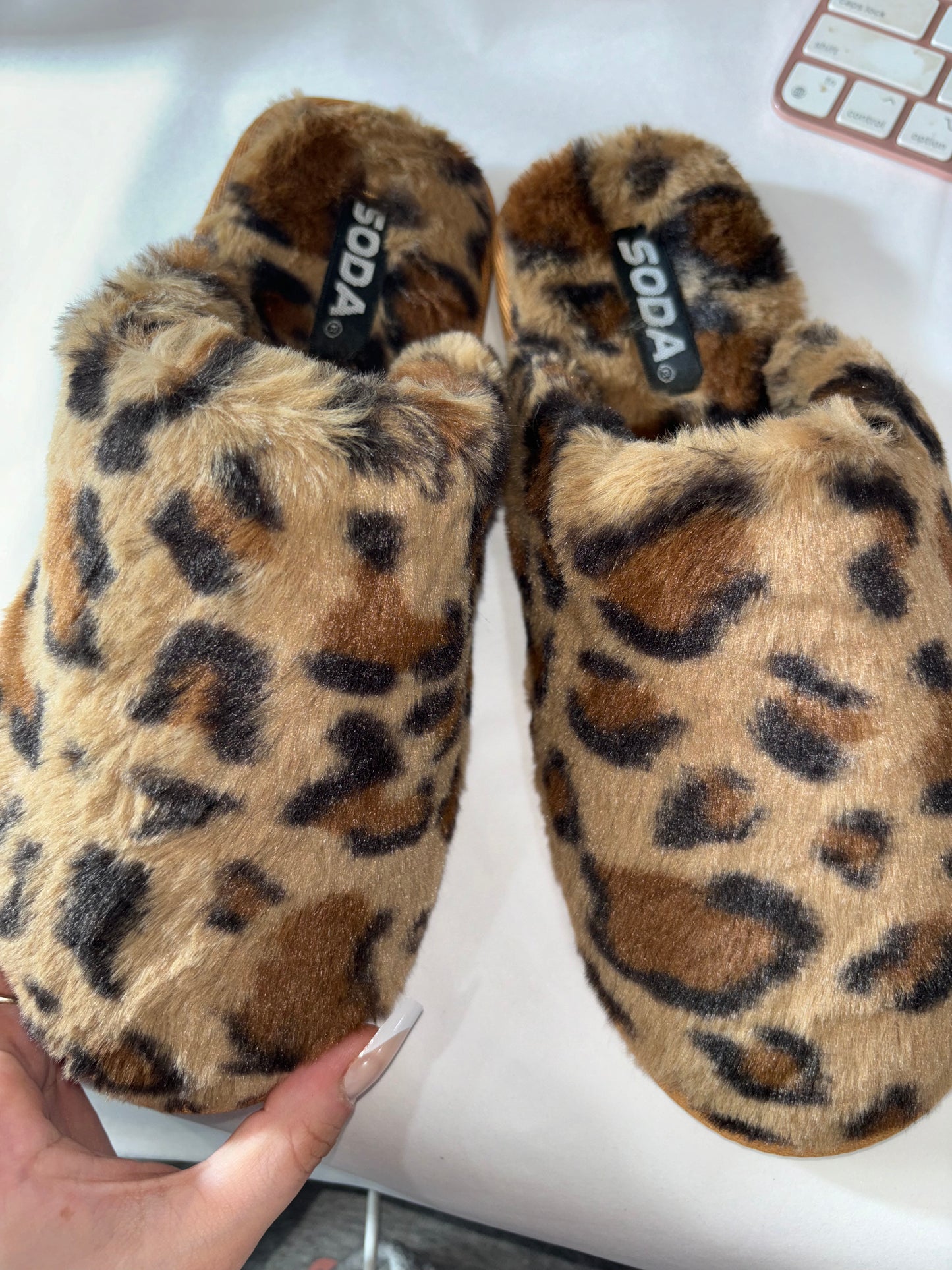 CHEETAH SLIPPERS SIZE 7